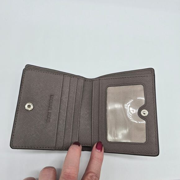 Michael Kors Wallet Saffiano Leather Jet Set Travel Flap Card Holder Taupe - Picture 3 of 9